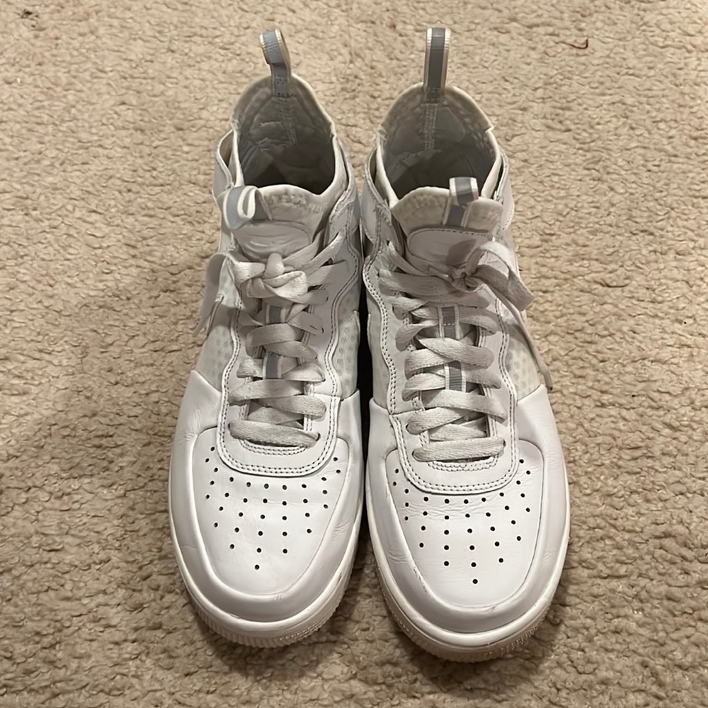 Nike Air Forces in White size 8